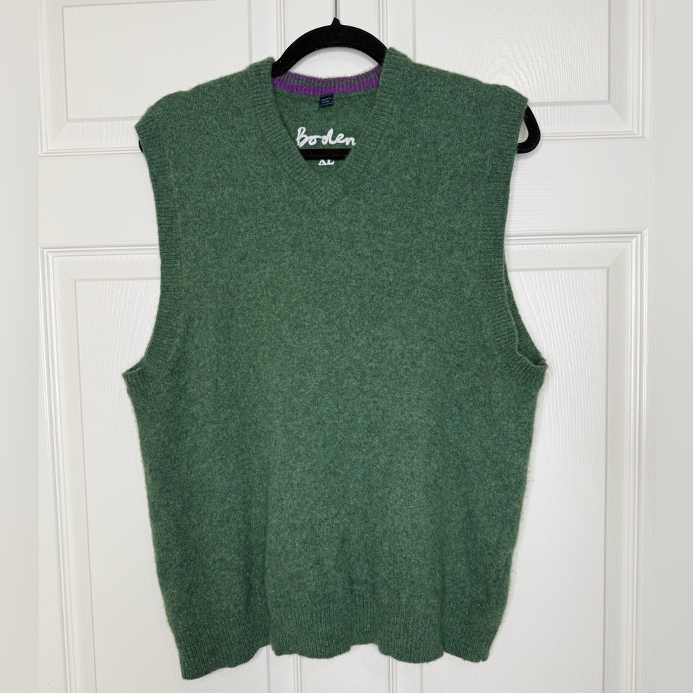 Boden Men's Lambswool V Neck Sweater Vest Green Size XL 100% Wool